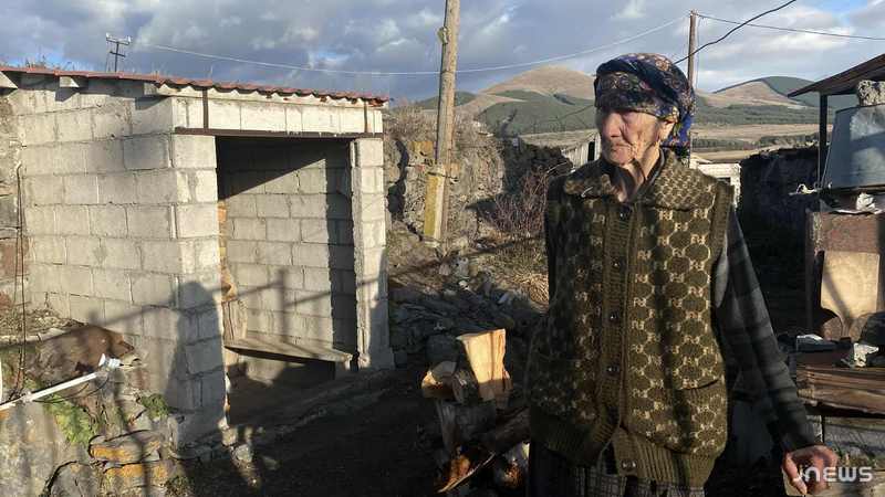 Как живёт одинокая 85-летняя бабушка Макрун