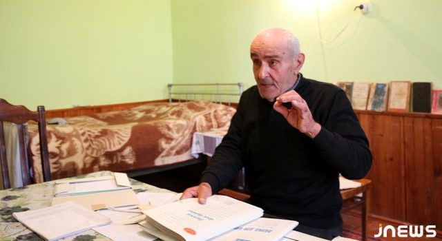 Одинокий критик проповедует терпимость