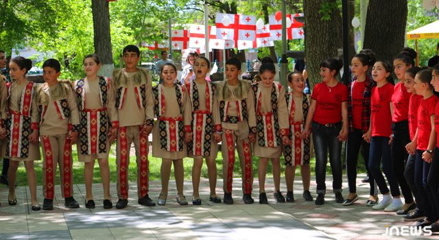 Флешмоб. «Давайте танцевать Кочари»