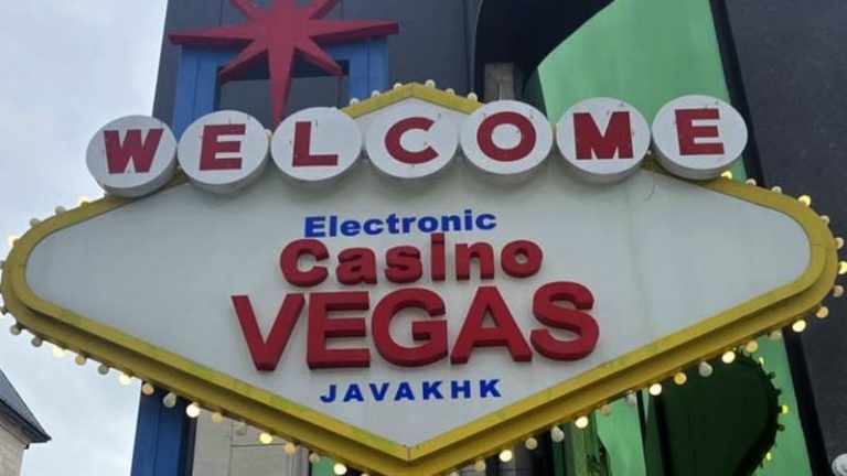 В казино “Vegas” требуется кассир (R)