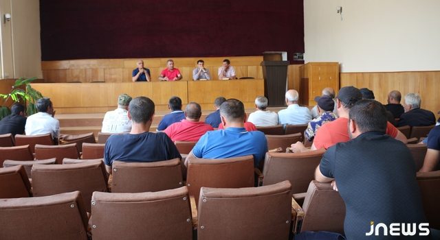 Пострадавшие фермеры встретились с местными властями