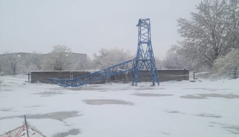 Снег вызвал в Тбилиси инфраструктурные проблемы