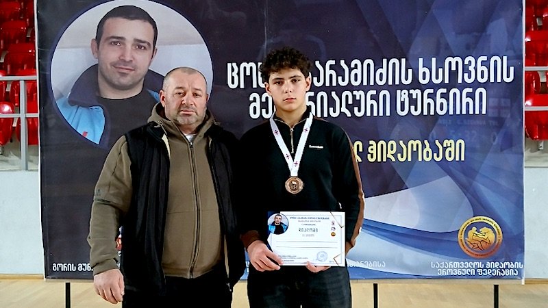 Ахалкалакские борцы вернулись с турнира с медалью