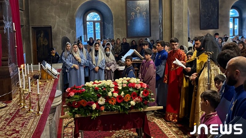 Страстная Пятница в Церкви Сурб Хач Ахалкалаки