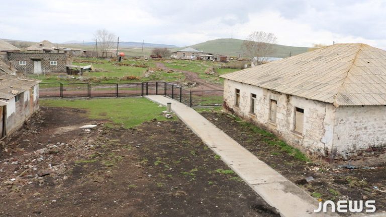 Старое здание школы в селе Дадеш вынесено на аукцион