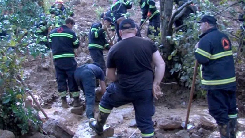 В Ткибули сошёл оползень, эвакуируют жителей одного села