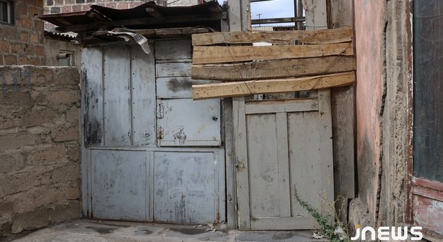 Туалета нет, терпи сколько можешь