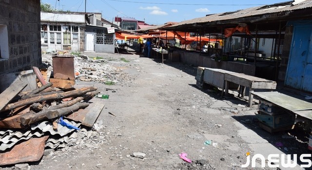 Затянувшееся благоустройство рынка и жалобы жителей