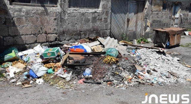 Ахалкалакский рынок превратился в мусорную свалку