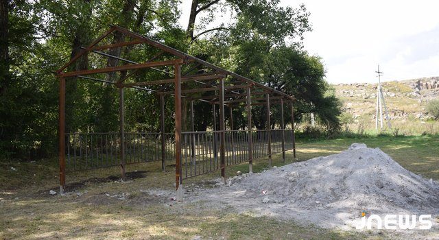 Сезон отдыха на природе завершился, строительство беседок – нет