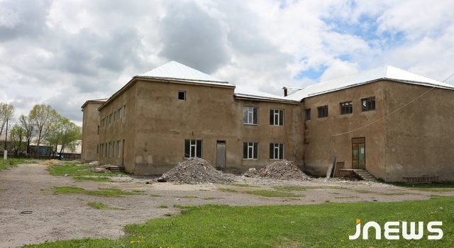 Затянувшееся неудобство учебного процесса села Картикам