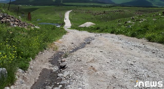 Сельская дорога, как яблоко раздора