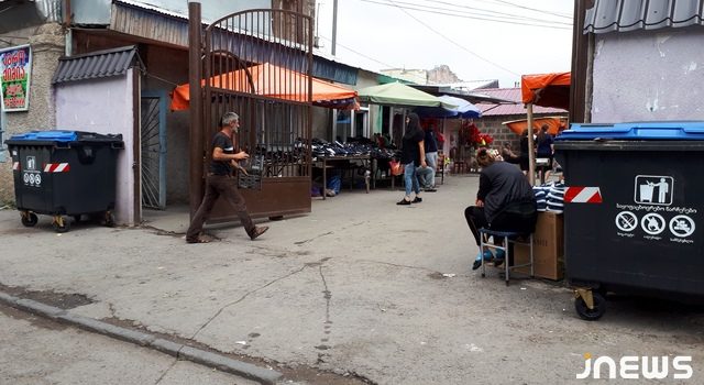 Мусорные ящики нашли свои места